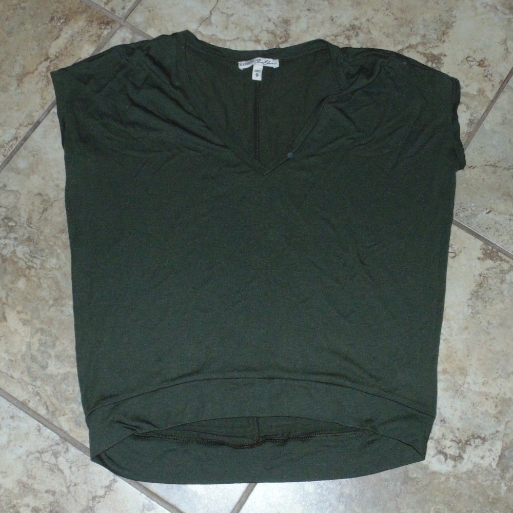 Express One Eleven Top Womens XS Olive Green Like New V-Neck Dolman High Low
